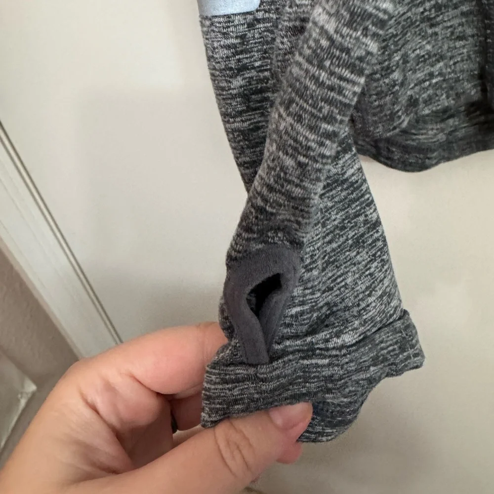 Nike Element 1/4 Zip Sweatshirt Women’s Small Gray Heathered Style 685910 Train